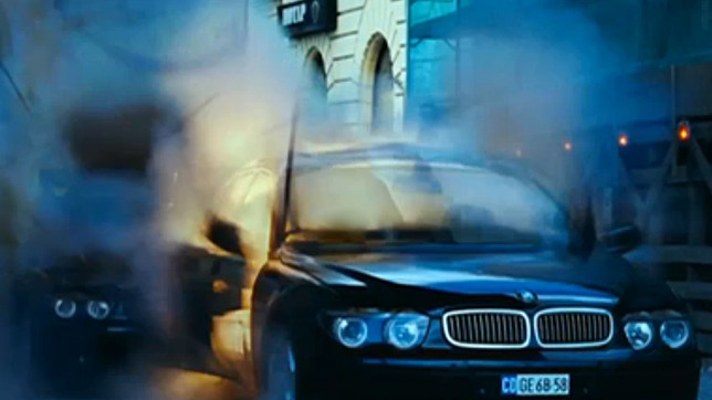 По словам режиссера фильма, только битые в сцене погони автомобили обошлись в 11 млн долларов.