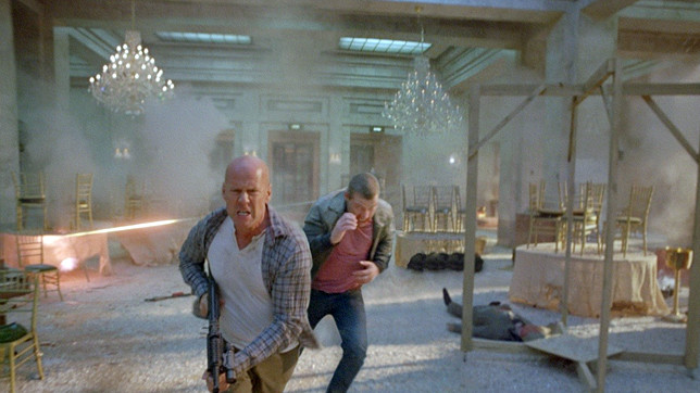 "Крепкий орешек" требует крутого экшена, - говорит Джон Мур.