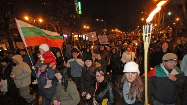Поводом к акциям протеста стали высокие цены на электроэнергию.