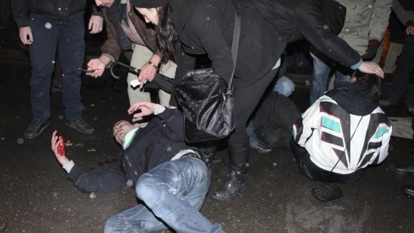 В ходе столкновений пострадали 15 человек.