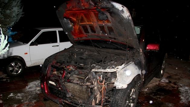 Огонь полностью уничтожил переднюю часть Suzuki