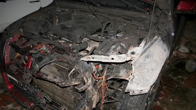 Огонь полностью уничтожил переднюю часть Suzuki