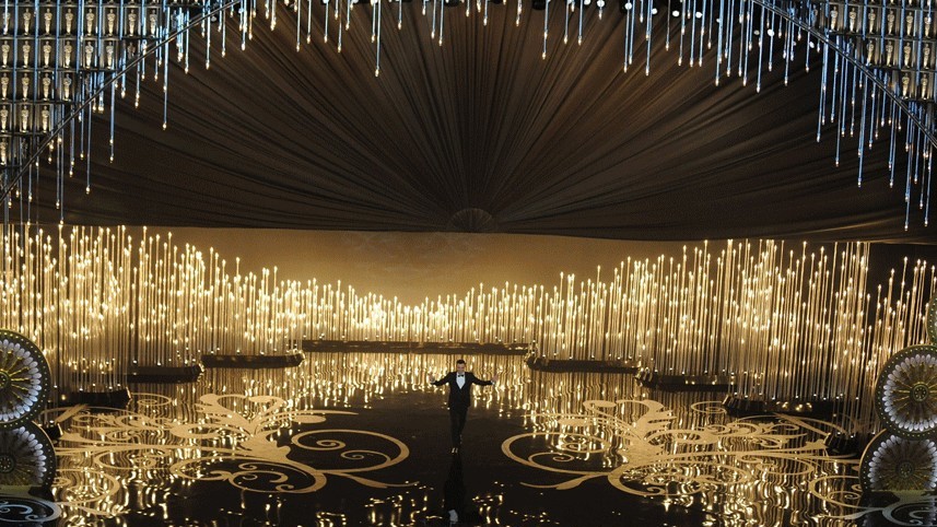 Ведущий церемонии - режиссер Сет МакФарлейн