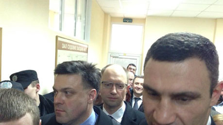 На заседание по делу Власенко пришли Кличко, Тягнибок и Яценюк