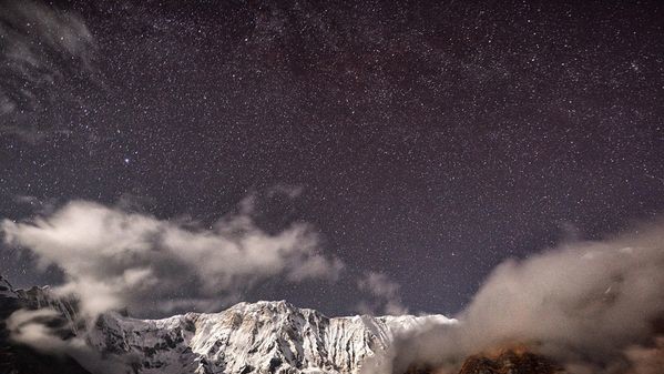 Горы в лунном свете, Непал