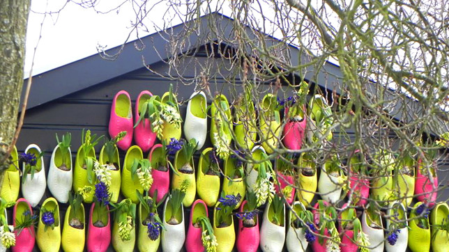 Каждый год парк выбирает в качестве главной темы оформления один из городов