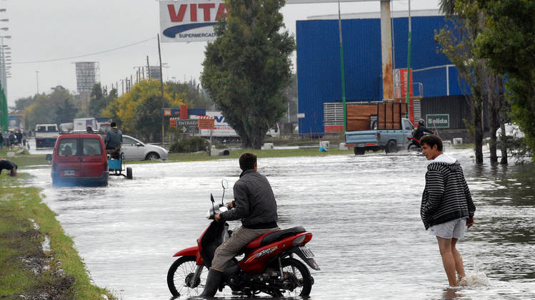 Уровень воды местами поднялся до 2 метров