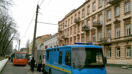 На Терещенковской около 20 автобусов с "Беркутом"