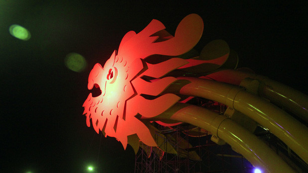 Изюминка Dragon Bridge – это огнедышащий дракон времен династии Ли