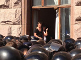 Оппозиция прорвалась в здание КГГА