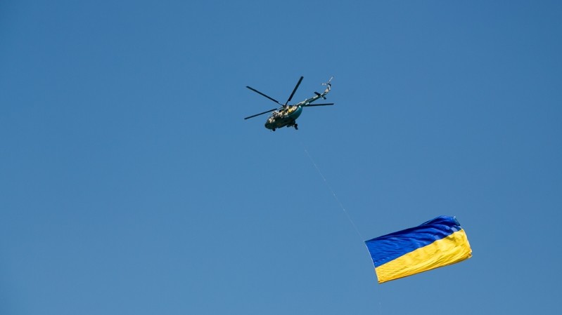 Флаг-рекордсмен был доставлен во Львов из Крыма