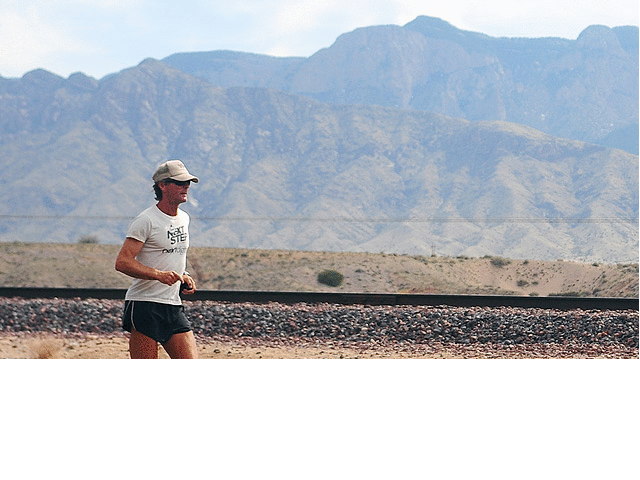 В течение своего забега Деннисс пересек 5 континентов