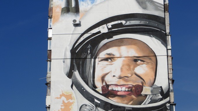 Этот рекорд сложно будет побить. Если желающие и найдутся, то им придется рисовать на 16-этажных или 24-этажных зданиях