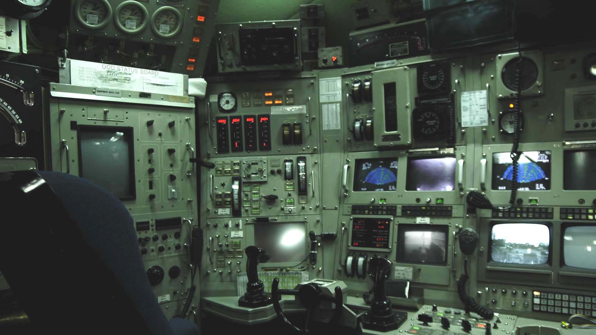 На NR-1 были установлены электронные системы и сонары, позволявшие ей обнаруживать другие подводные объекты и проводить их идентификацию