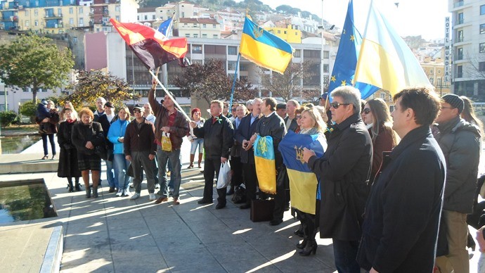 Живущие за границей украинцы продолжают поддерживать киевский Майдан, привлекая по всему миру внимание к ситуации в Украине