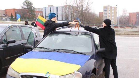 Литовцы провели Автомайдан по улицам Вильнюса и Каунаса