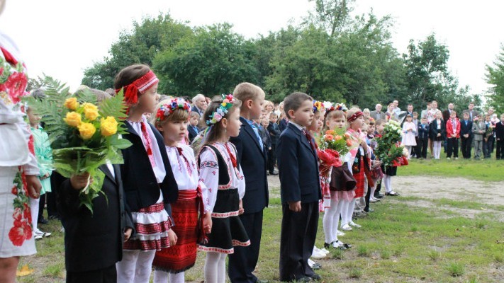 Перший дзвоник пролунав у школах України