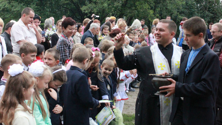 Перший дзвоник пролунав у школах України