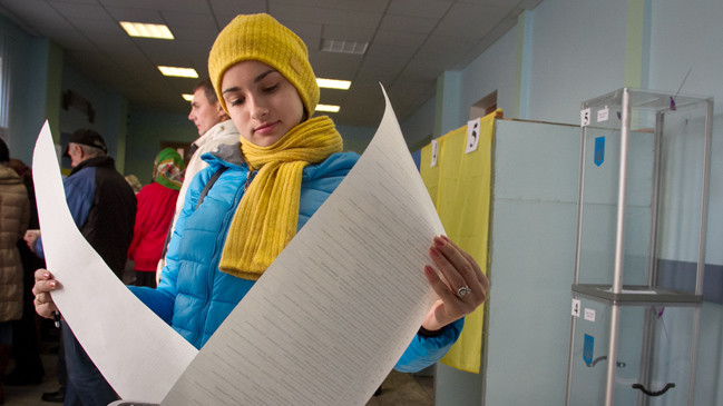 Україна на виборах попрощалася зі старою владою