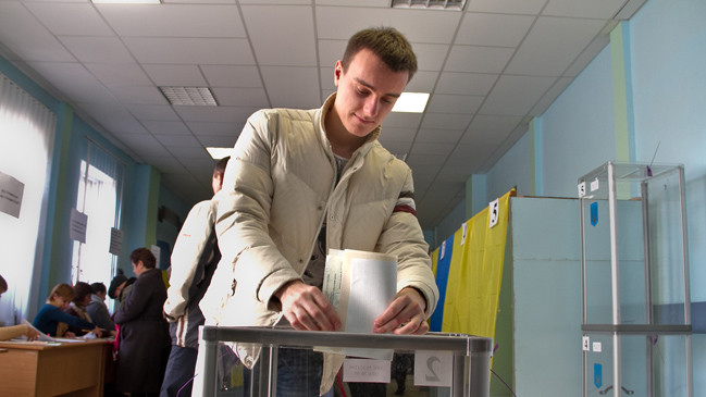 Спостерігачі відзначають високу явку виборців.