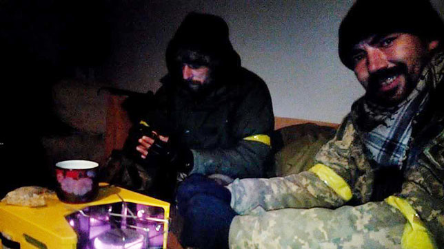 У військових вистачає сил посміхатися.