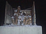 Разбитый памятник Ленину