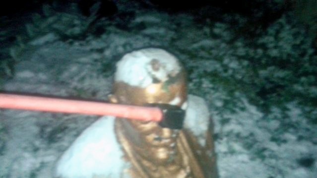 Разбитый памятник Ленину