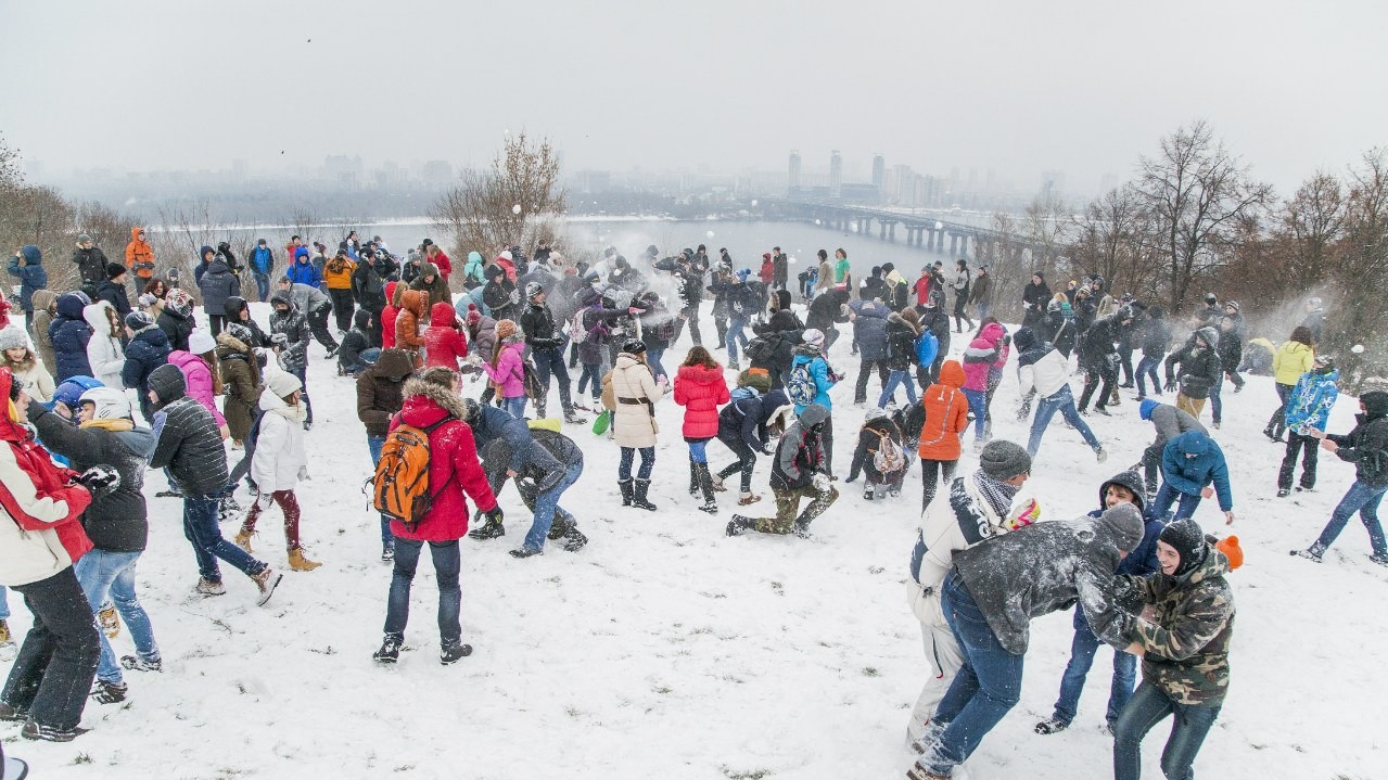 Битва сніжками анонсувалася в соцмережі.