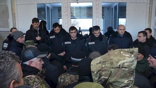 Активісти "привітали" прокурорів пікетом.