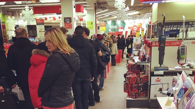 IKEA. Фото в ніч на 17 грудня - з блогу Іллі Варламова