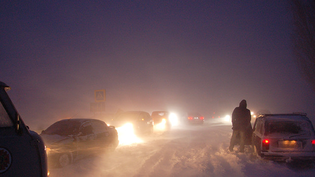 Непогода держит в плену южные области