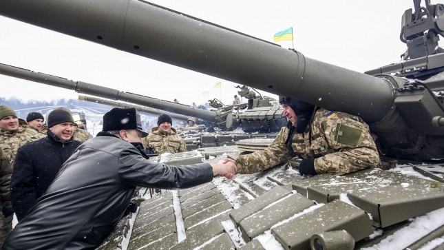 Порошенко: Теперь нам есть, чем защищать украинскую землю