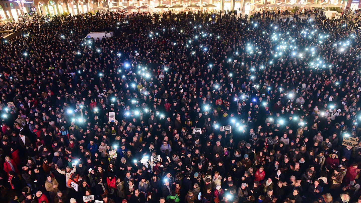 Акция солидарности с изданием Charlie Hebdo в Тулузе
