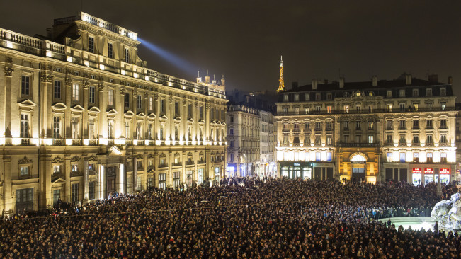 Акция солидарности с изданием Charlie Hebdo в Лионе