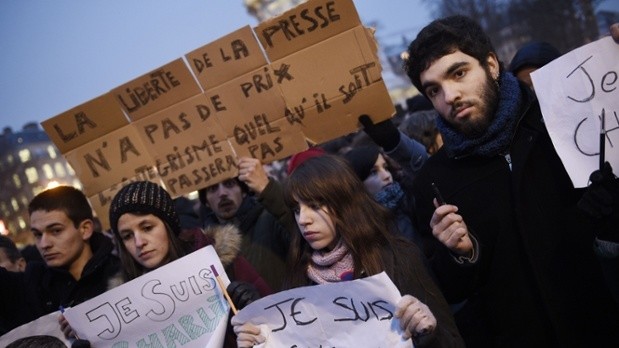 Акция солидарности с изданием Charlie Hebdo в Париже