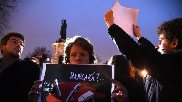 Акция солидарности с изданием Charlie Hebdo в Париже