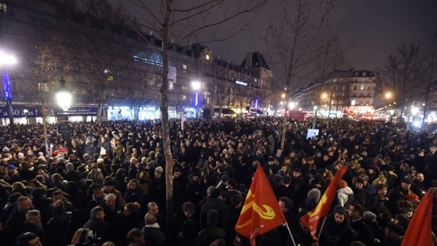 Акция солидарности с изданием Charlie Hebdo в Париже