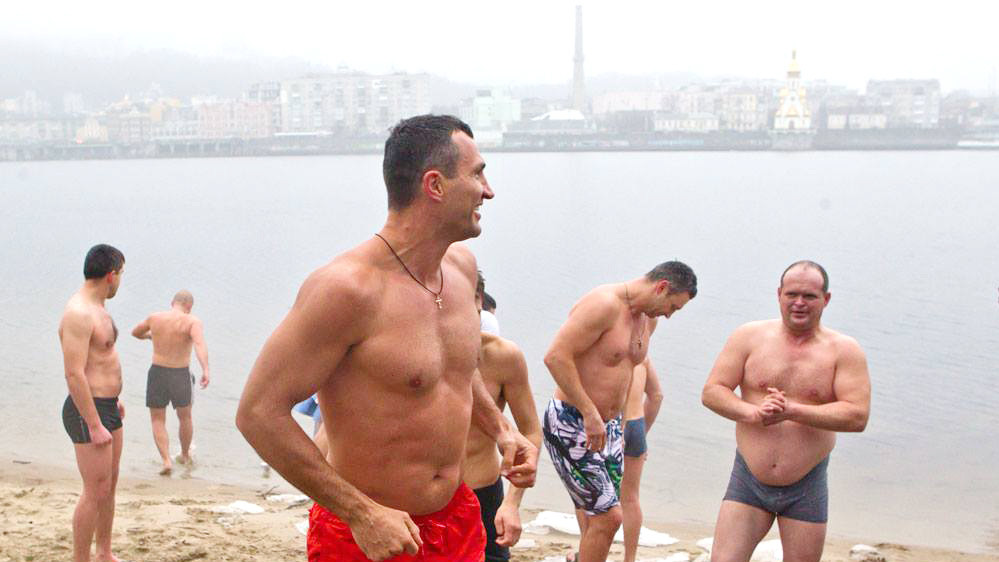 Братья окунулись в Днепр.