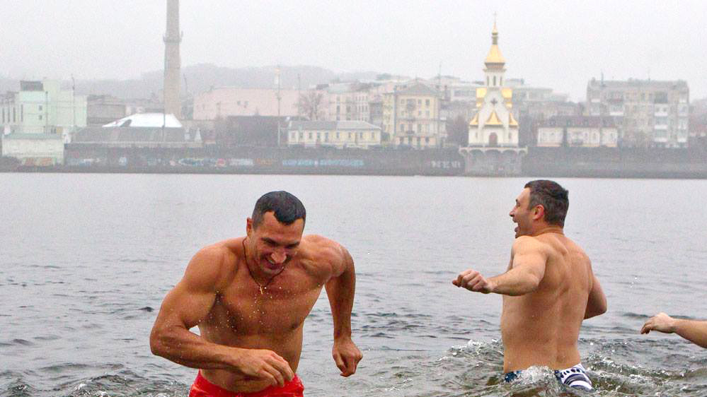 Братья окунулись в Днепр.