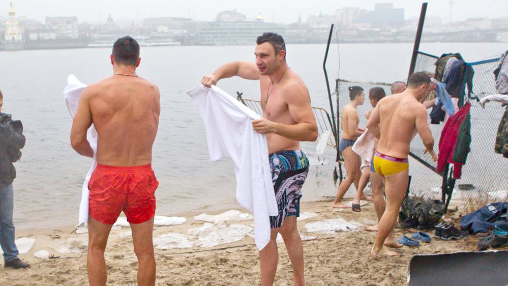 Братья окунулись в Днепр.