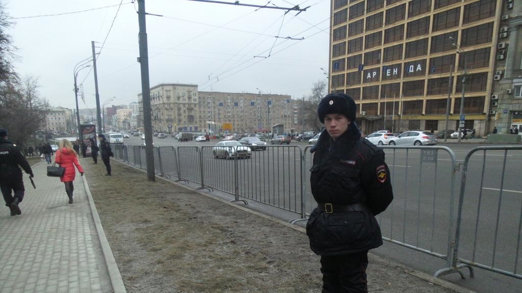 Росіяни готові годинами стояти в черзі, щоб попрощатися з Борисом Нємцовим