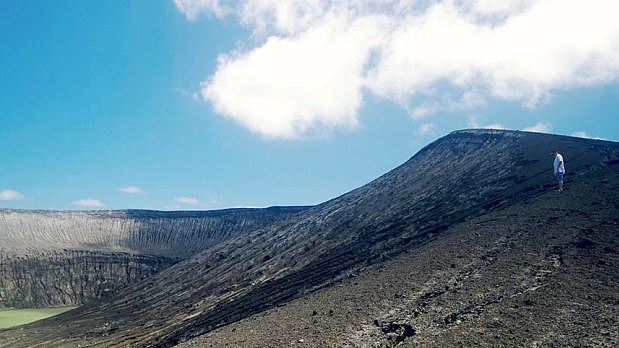 Новий острів в Тихому океані біля Тонга. Фото: Gianpiero Orbassano