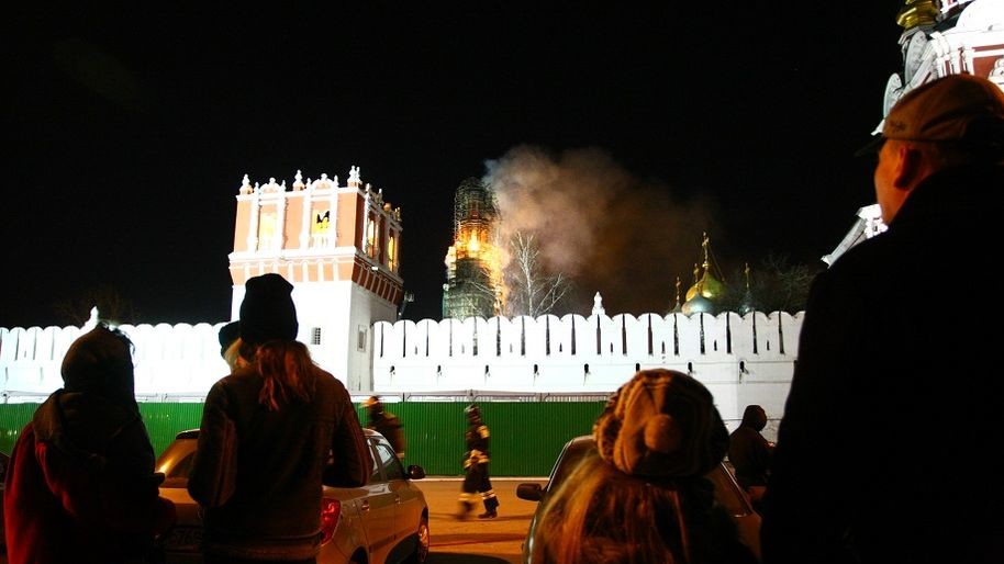 У Москві три години гасили дзвіницю Новодівочого монастиря