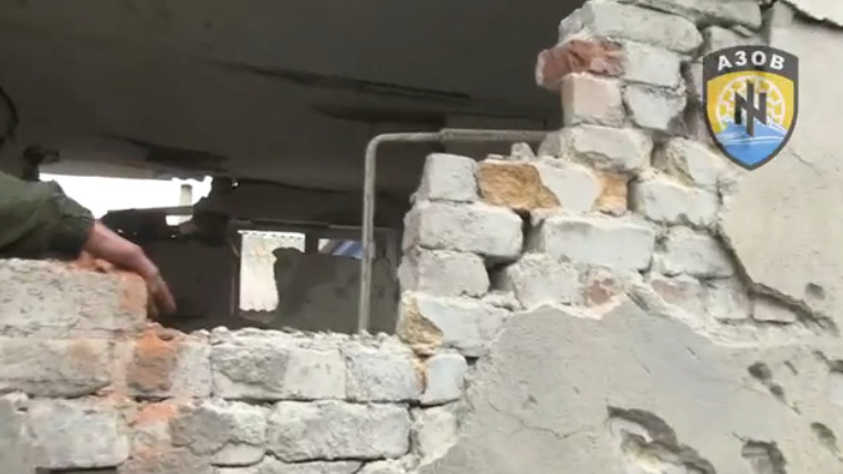 Бойовики снарядами потрапили в будинок мирних жителів в селі недалеко від Широкіно