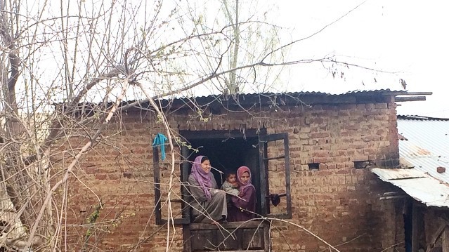 Багато жителів Кашміру терплять збитки