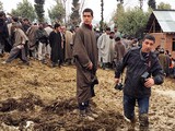 Многие жители Кашмира терпят убытки