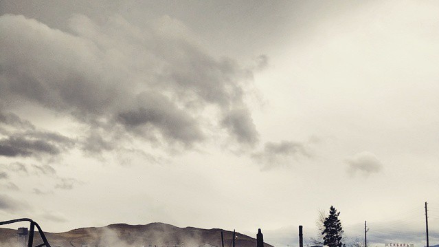 Тысячи людей лишились жилья и имущества