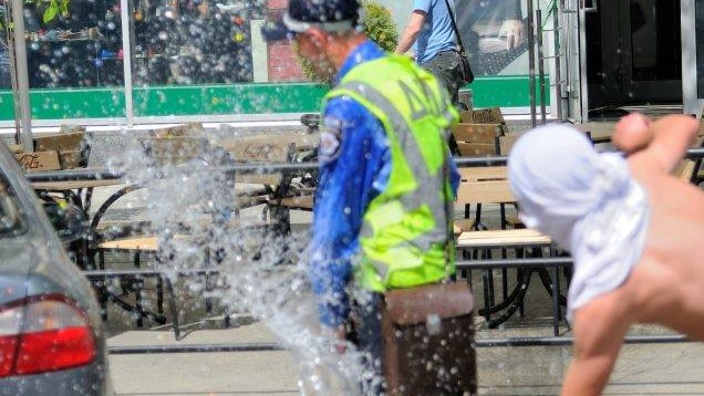 Мешканці Львова обливалися водою кілька годин