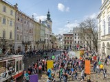 Жители Львова обливались водой несколько часов