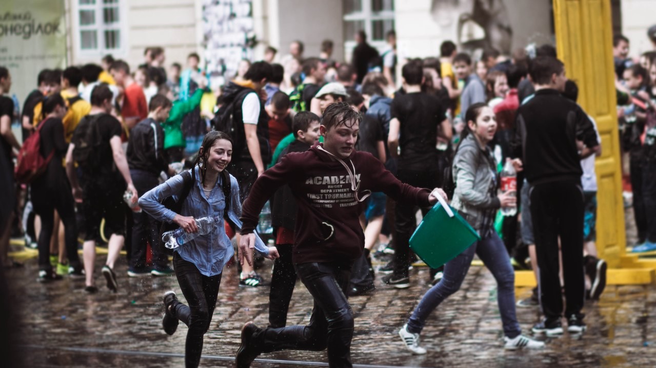 Мешканці Львова обливалися водою кілька годин